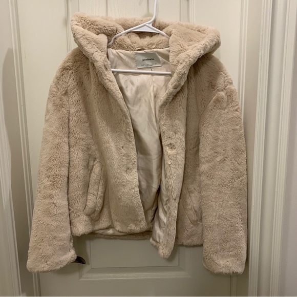 stradivarius faux fur jacket - Picture 3 of 6